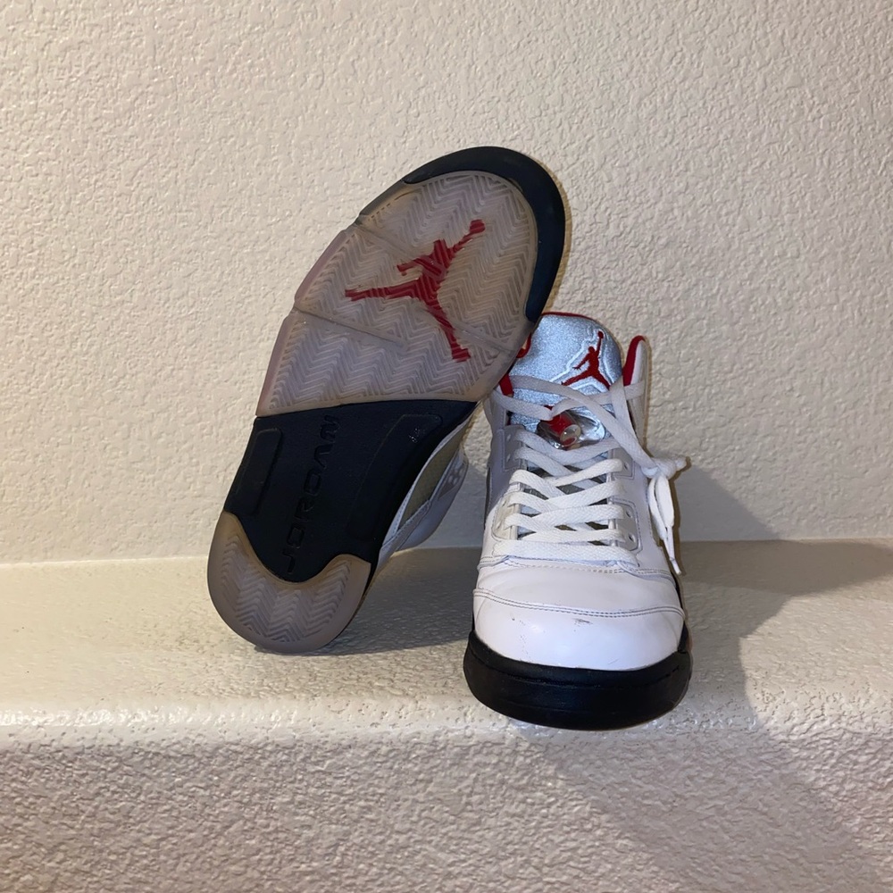 Jordan Sneakers White and Red